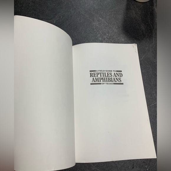 A field guide to reptiles and amphibians of Texas - Picture 3 of 4
